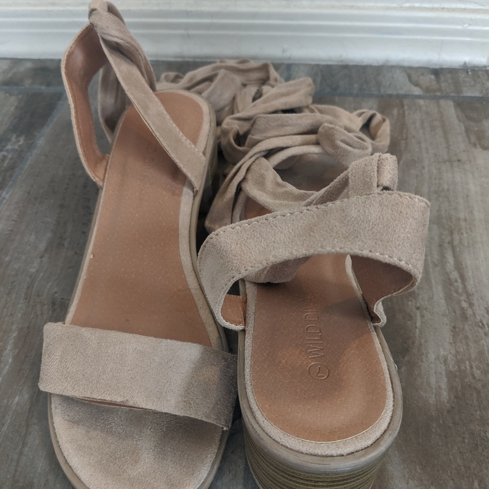 Vici collection strappy sandals